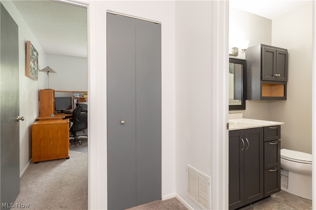 Big Turtle Condo - Residential