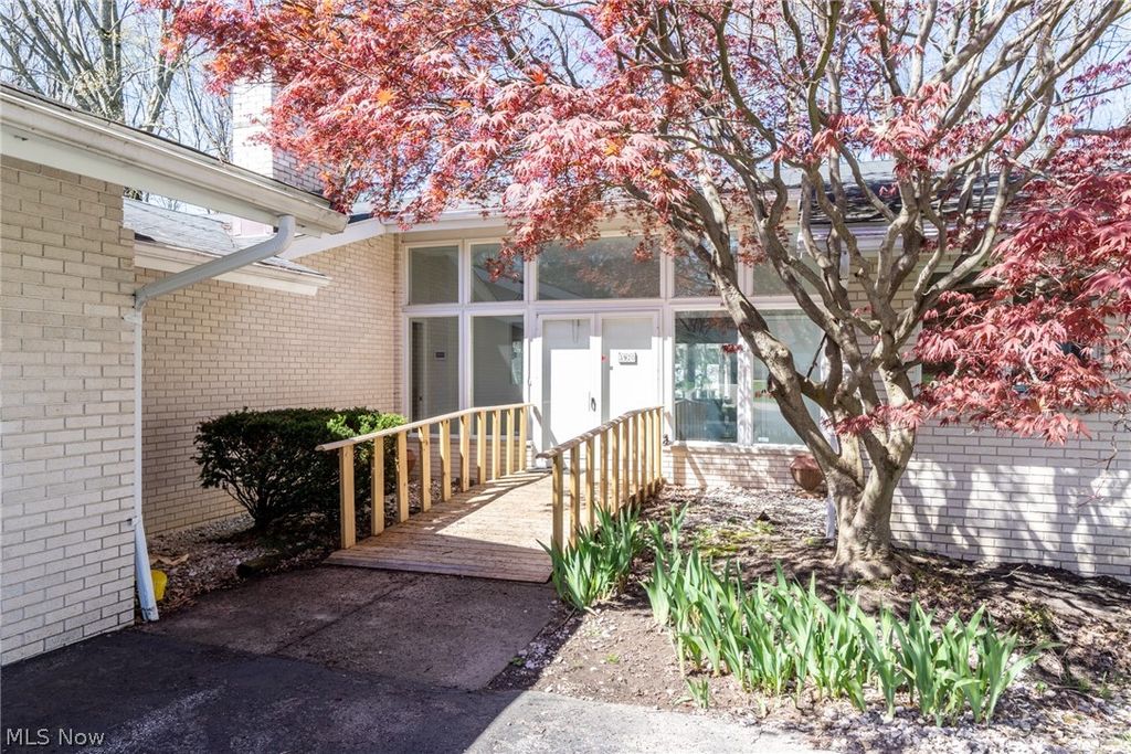 Photo of 3970 E Meadow Lane, Orange Village, OH 44122 (MLS # 5203279)