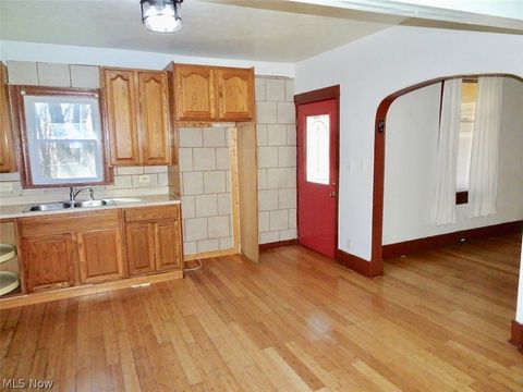 Tiny photo for 4587 Niessen Court, Cleveland, OH 44109 (MLS # 5193167)