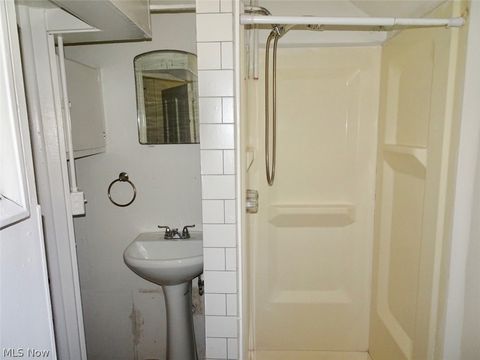 Tiny photo for 4587 Niessen Court, Cleveland, OH 44109 (MLS # 5193167)