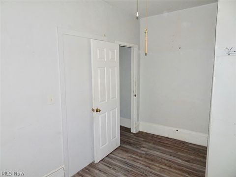 Tiny photo for 4587 Niessen Court, Cleveland, OH 44109 (MLS # 5193167)