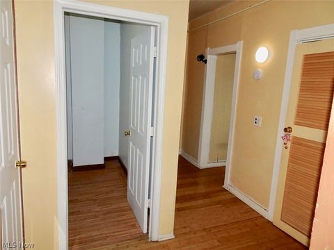 Tiny photo for 4587 Niessen Court, Cleveland, OH 44109 (MLS # 5193167)