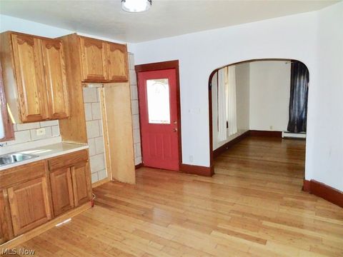 Tiny photo for 4587 Niessen Court, Cleveland, OH 44109 (MLS # 5193167)