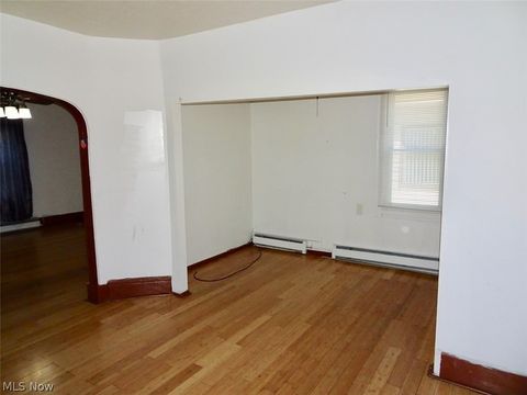 Tiny photo for 4587 Niessen Court, Cleveland, OH 44109 (MLS # 5193167)