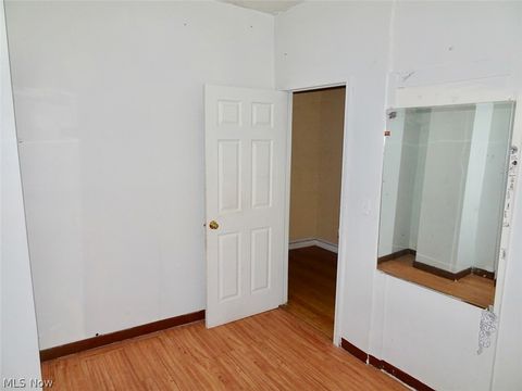 Tiny photo for 4587 Niessen Court, Cleveland, OH 44109 (MLS # 5193167)