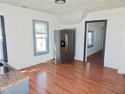 Tiny photo for 4587 Niessen Court, Cleveland, OH 44109 (MLS # 5193167)