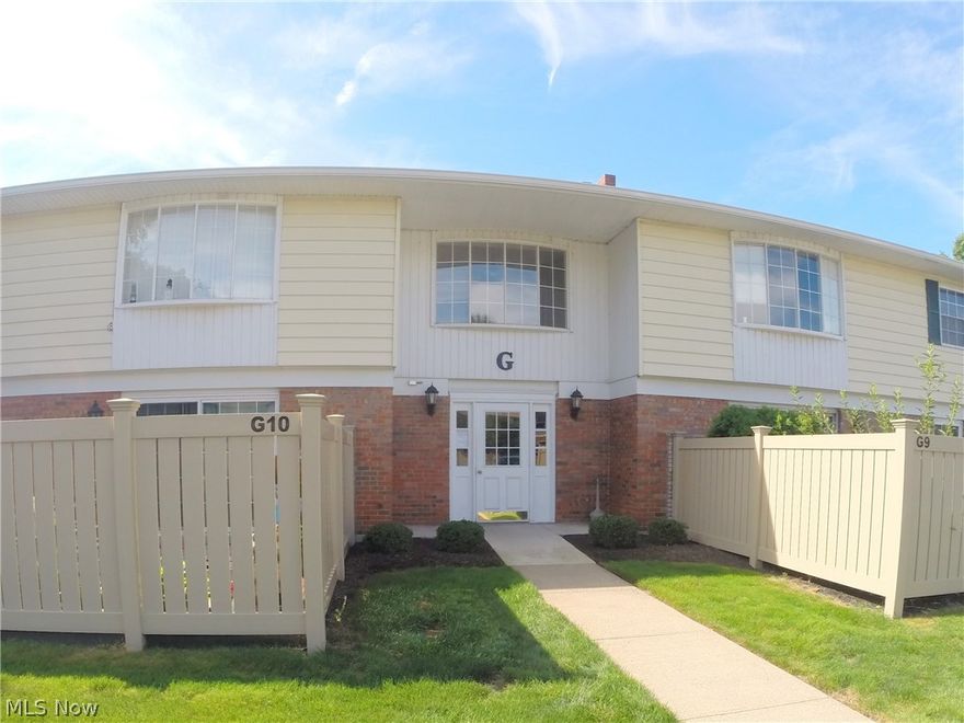 2nd Floor CORNER Unit with southern exposure that has been Completely remodeled! Ceramic floor in Kitchen, bath and laundry area! NEW Kitchen!  NEW cabinets, GRANITE Counters and Stainless Steel appliances!  Washer/Dryer combo in unit! Large Bow Window in Living Room for lots of natural light!.  Living room and dining area with laminite flooring, Carpeting in both Bedrooms.