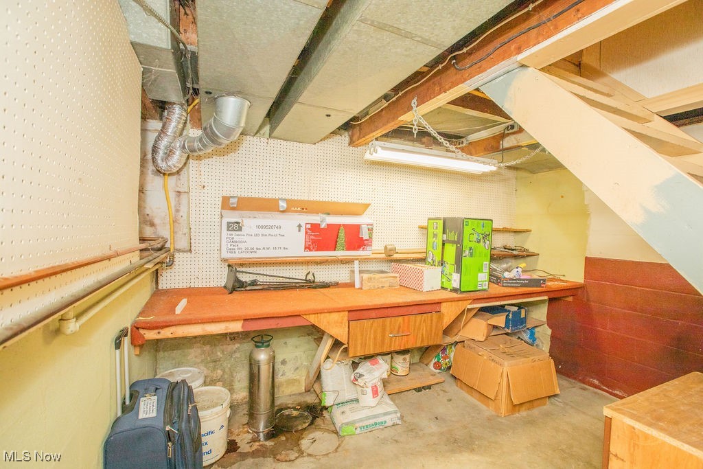 Akron, Ohio 44312, United States, 4 Bedrooms Bedrooms, ,2 BathroomsBathrooms,Residential,Pending,46026