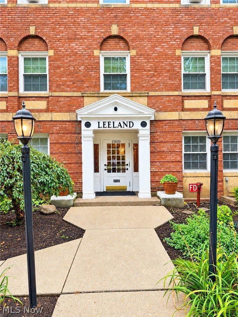 15820 Van Aken Boulevard 504