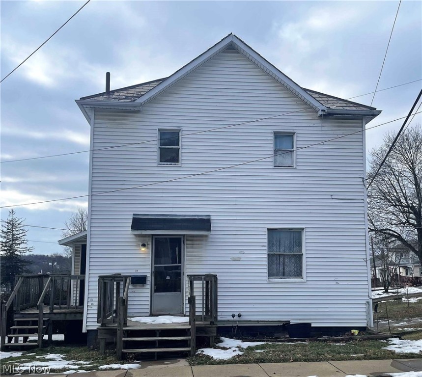Online Real Estate Auction - ENDS TUESDAY 3/08/2022 @ 7:00PM - Opportunity Knocks w/this approximate 1,292 square foot home situated in Morton Subdivision. This home offers three bedrooms, one full bath. The rooms in this home are spacious, and washer and dryer hook ups are on the main floor which is a plus. Home has a slate roof, and a Gas furnace. Home is in need of repairs and remodeling. This property would be great for a handyman, investor or perfect for someone wanting to restore this home to its natural beauty. Opportunity Knocks!!!