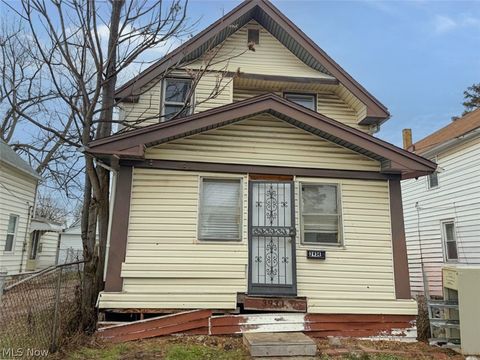 3934 Arnold Court Cleveland OH 44109