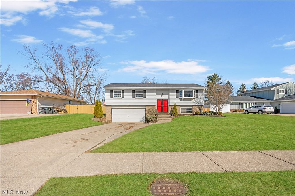 Photo of 3701 Bramblewood Drive, Brunswick, OH 44212 (MLS # 5190063)