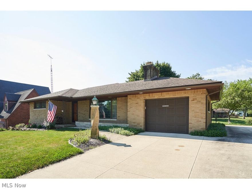 Welcome to this gem tucked away in Northeast Canton. Great investment opportunity.
This well taken care for ranch lists 3 bedrooms and 2 full bathrooms. Your very own
concrete patio sits off the back of the house overlooking your almost half acre lot. Very low
maintenance brick exterior. Down in the partially finished basement are many book
shelves and canned food shelves. Newer furnace was recently installed. All surrounded by
top of its class glazed tile block. Only one resident for the lifetime of this property. Book a
showing today.