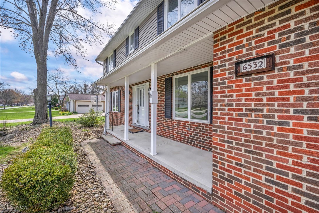 6532 Melshore Drive, Mentor, Ohio image 2