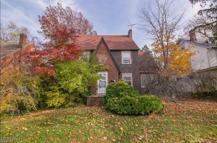 Amazing opportunity to own this well-maintained home in Cleveland Heights! Large four-bedroom home has plenty of space for everyone. Close to everything this exciting city has to offer. Hurry to take advantage of this unique chance before it's too late!