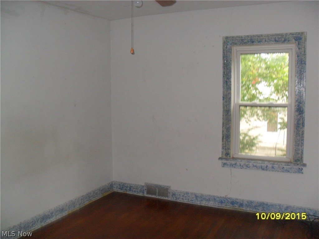 Bungalow - Residential