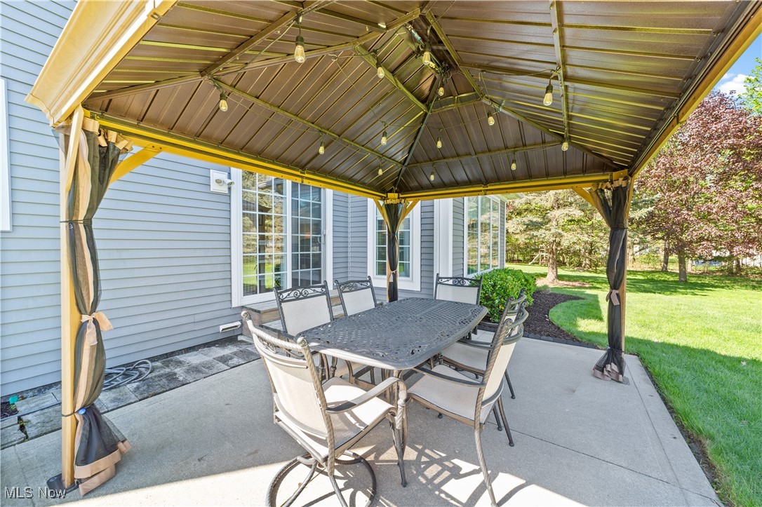 17910 Resting Meadows Lane, Strongsville, Ohio image 38