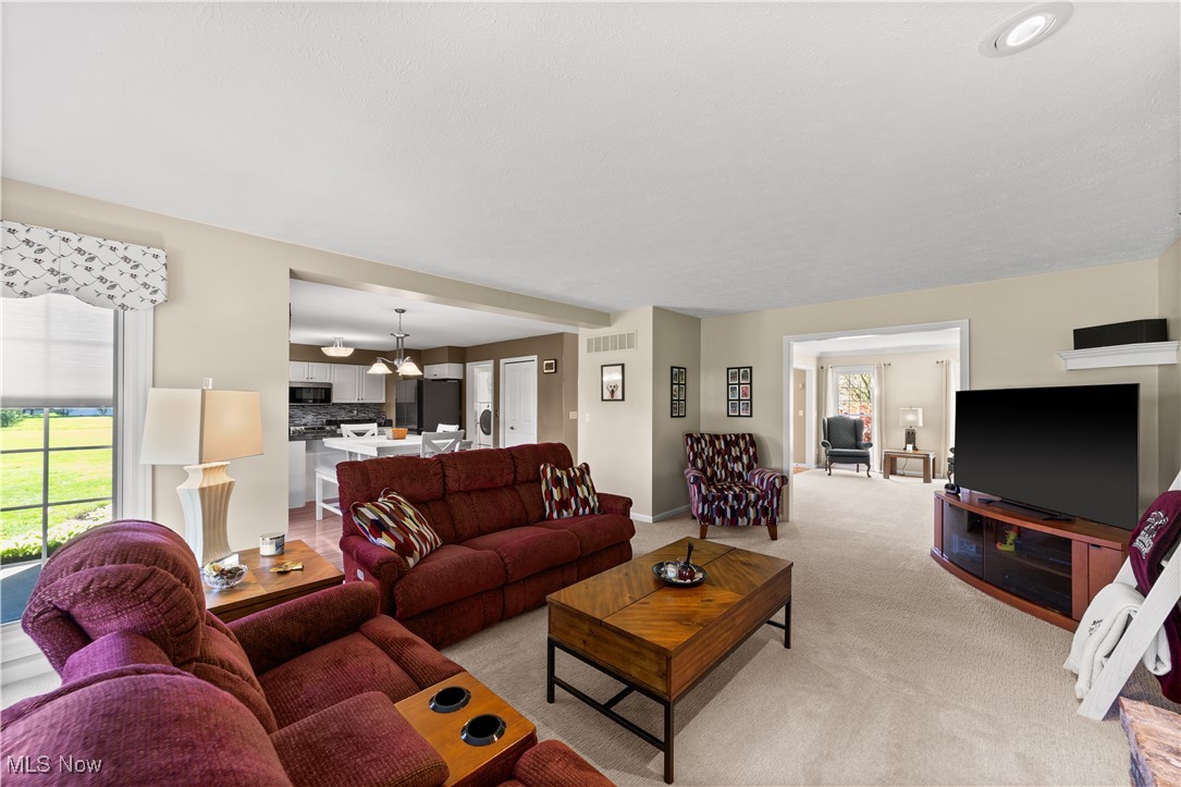 17910 Resting Meadows Lane, Strongsville, Ohio image 13