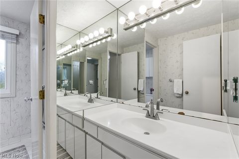 Tiny photo for 1884 Brainard Road, Lyndhurst, OH 44124 (MLS # 5187931)