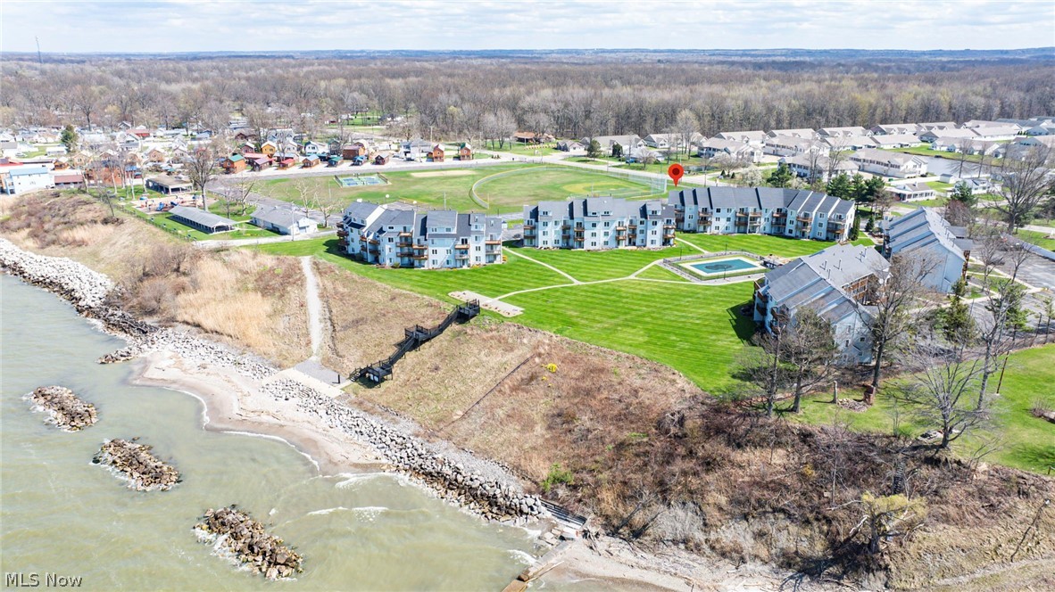 Mariners Point Condo Ph 2 - Residential