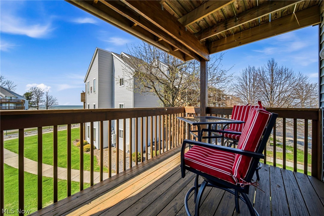 Mariners Point Condo Ph 2 - Residential