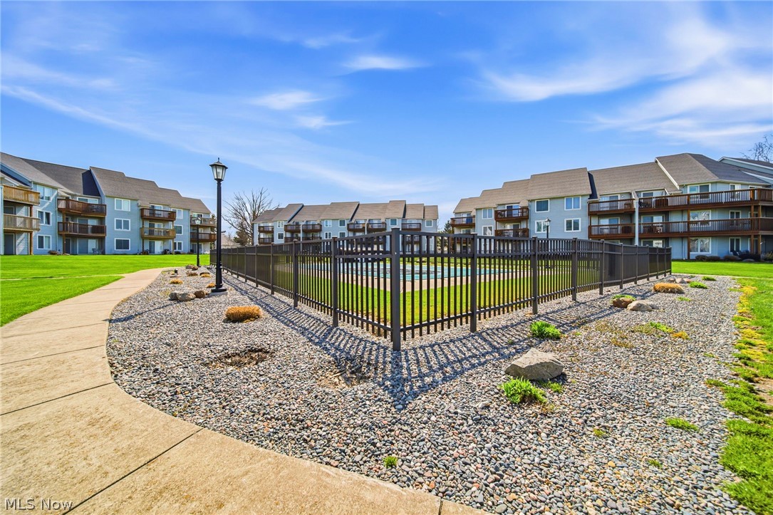 Mariners Point Condo Ph 2 - Residential