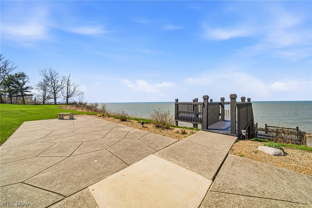 Mariners Point Condo Ph 2 - Residential