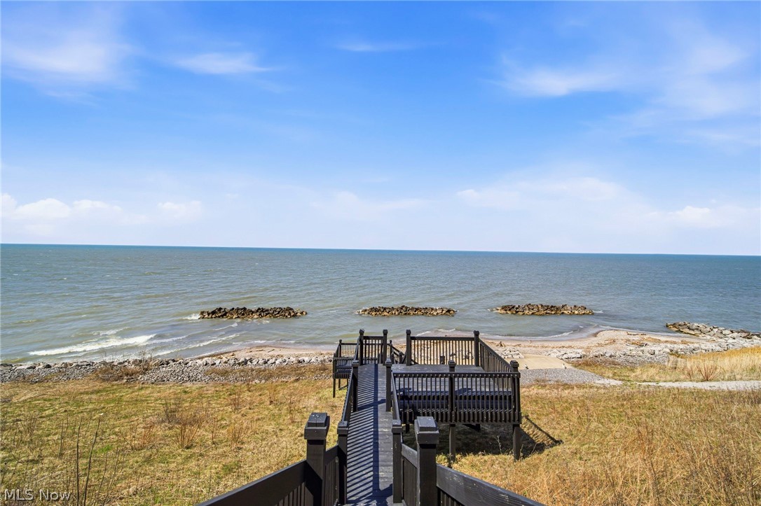 Mariners Point Condo Ph 2 - Residential