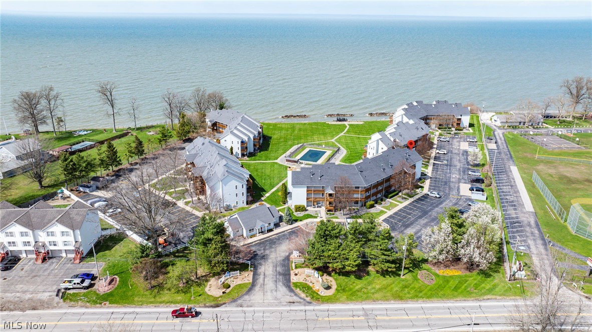 Mariners Point Condo Ph 2 - Residential