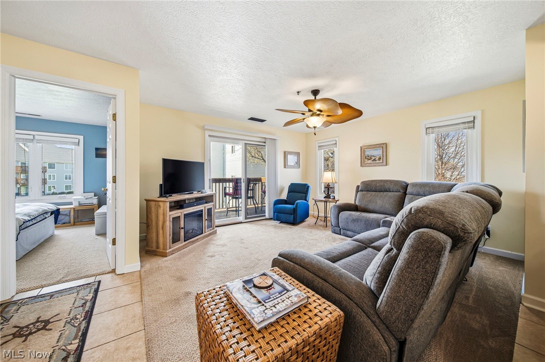 Mariners Point Condo Ph 2 - Residential