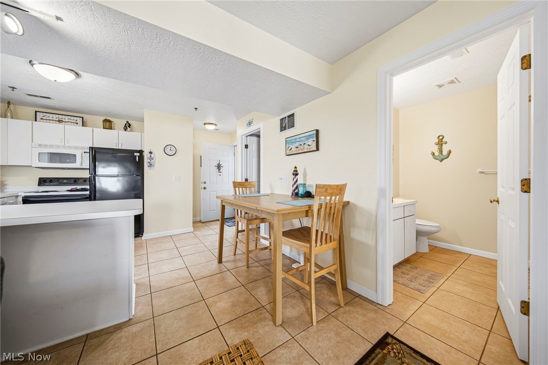 Mariners Point Condo Ph 2 - Residential