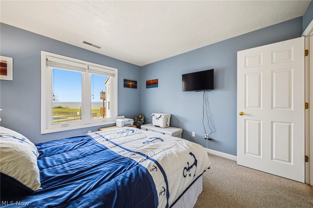 Mariners Point Condo Ph 2 - Residential