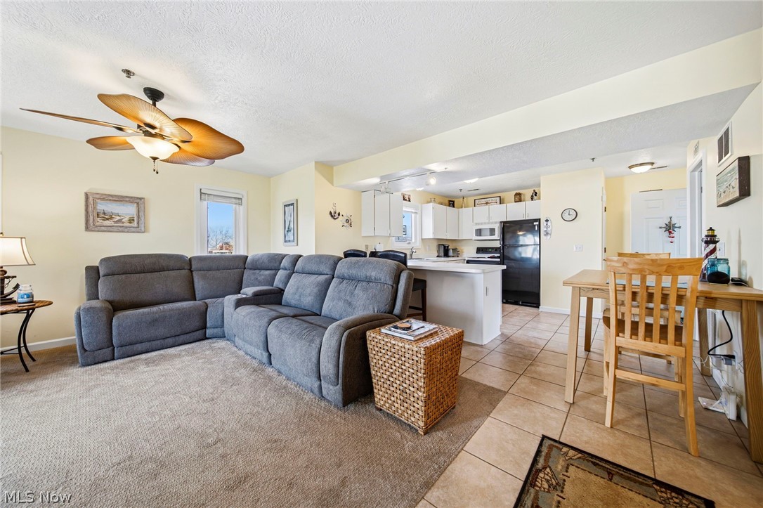 Mariners Point Condo Ph 2 - Residential