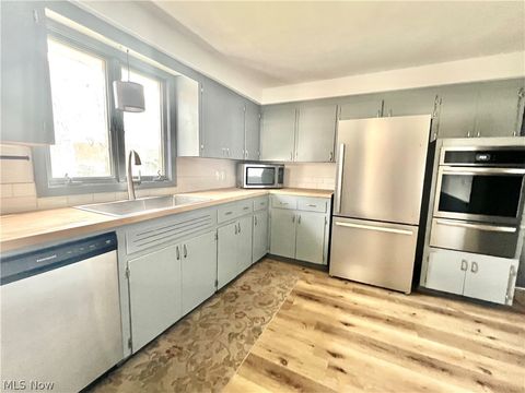 Tiny photo for 1084 Marion Avenue NW, Massillon, OH 44646 (MLS # 5188085)