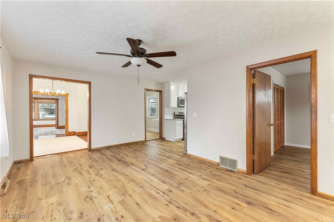 337 Kenyon Avenue, Elyria, Ohio image 10