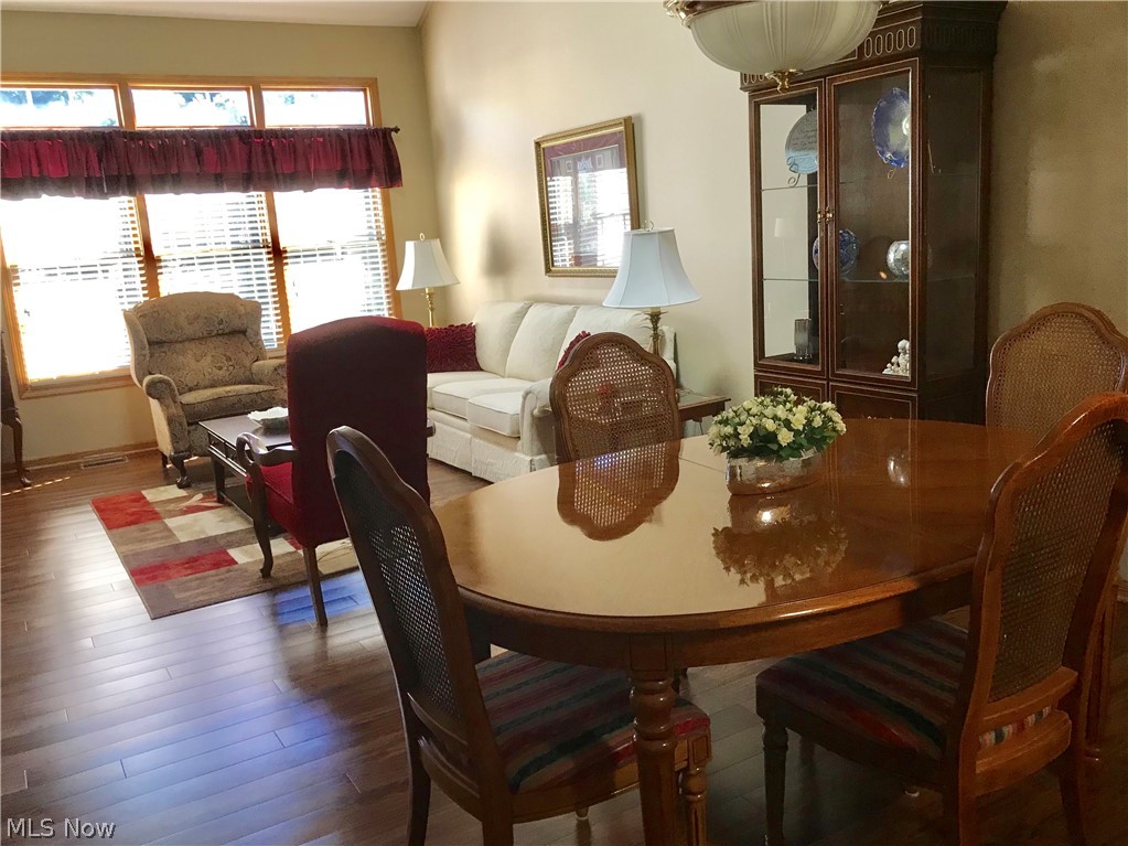 Villas At London Square Condo - Residential