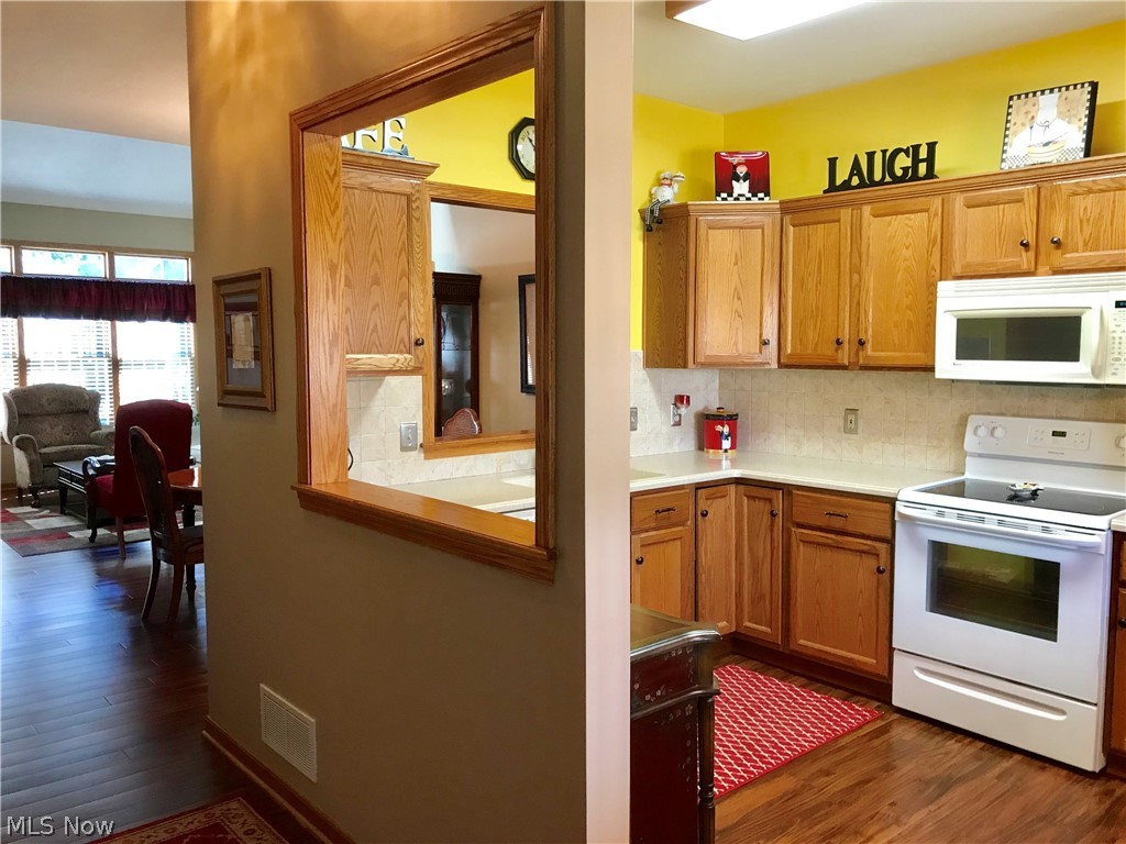 Villas At London Square Condo - Residential