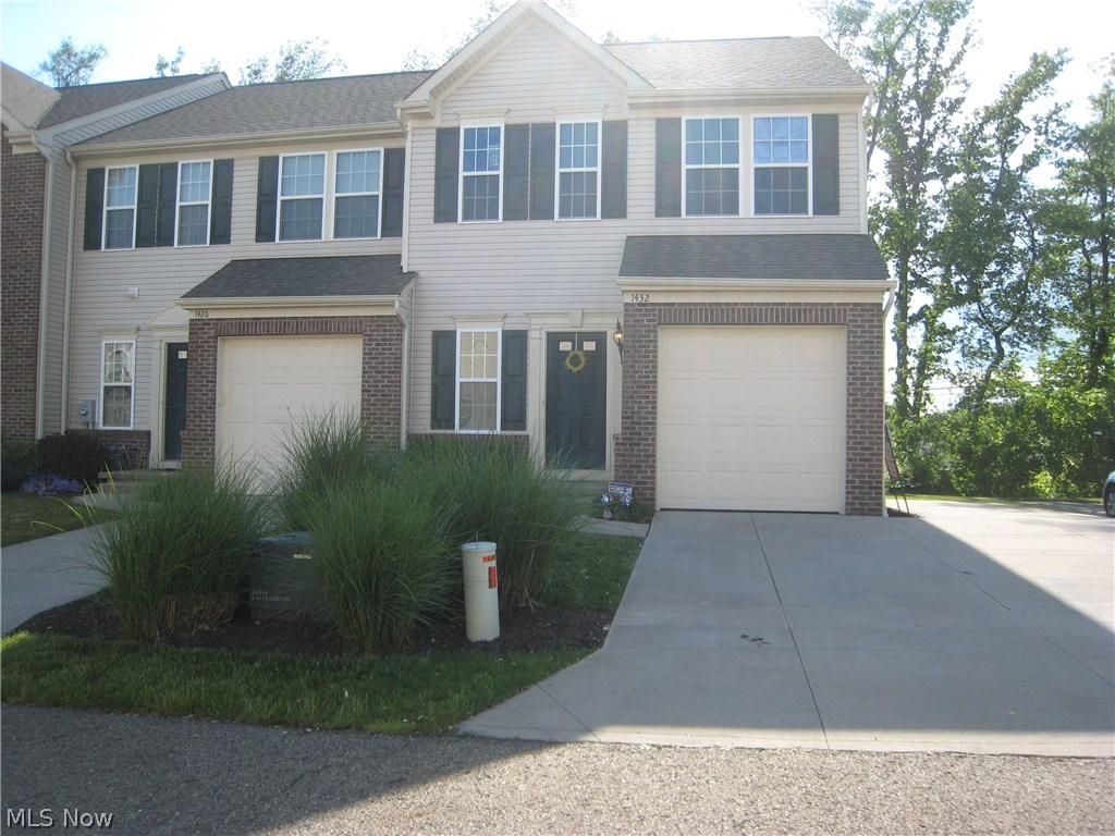 Gorgeous end unit condo welcomes you with an open & inviting floor plan. A sunroom lets in lots of light. This home features 3 large bedrooms, 2 full baths, a 2nd floor laundry. Great room opens to an eat-in kitchen. Newer carpet on lower level. Full basement with lots of potential to finish. Master bedroom has a gorgeous master bath. A one car attached garage & extra parking.