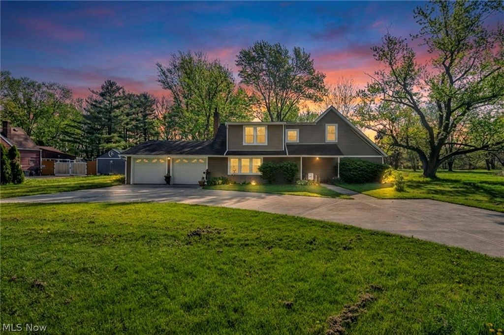 Photo of 8689 Stearns Road, Olmsted Township, OH 44138 (MLS # 5204252)