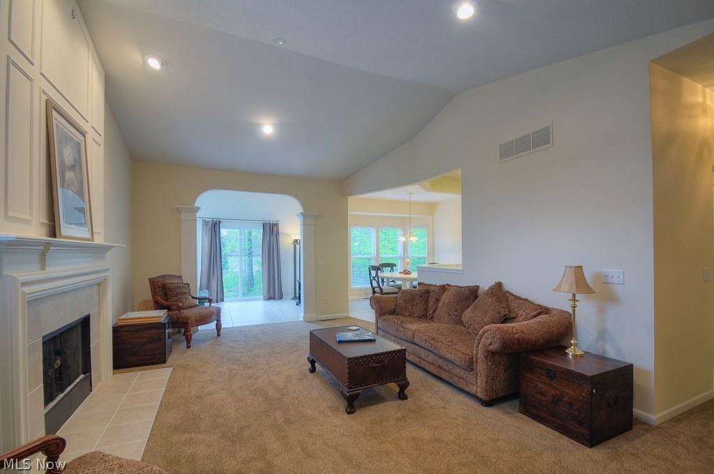 Woods/Auburn Lakes Condo Ph 01 - Residential