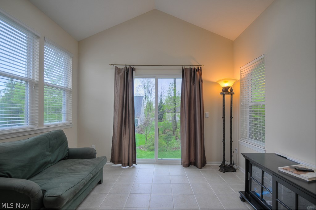 Woods/Auburn Lakes Condo Ph 01 - Residential