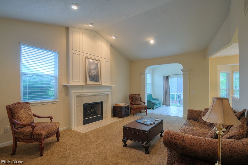 Woods/Auburn Lakes Condo Ph 01 - Residential