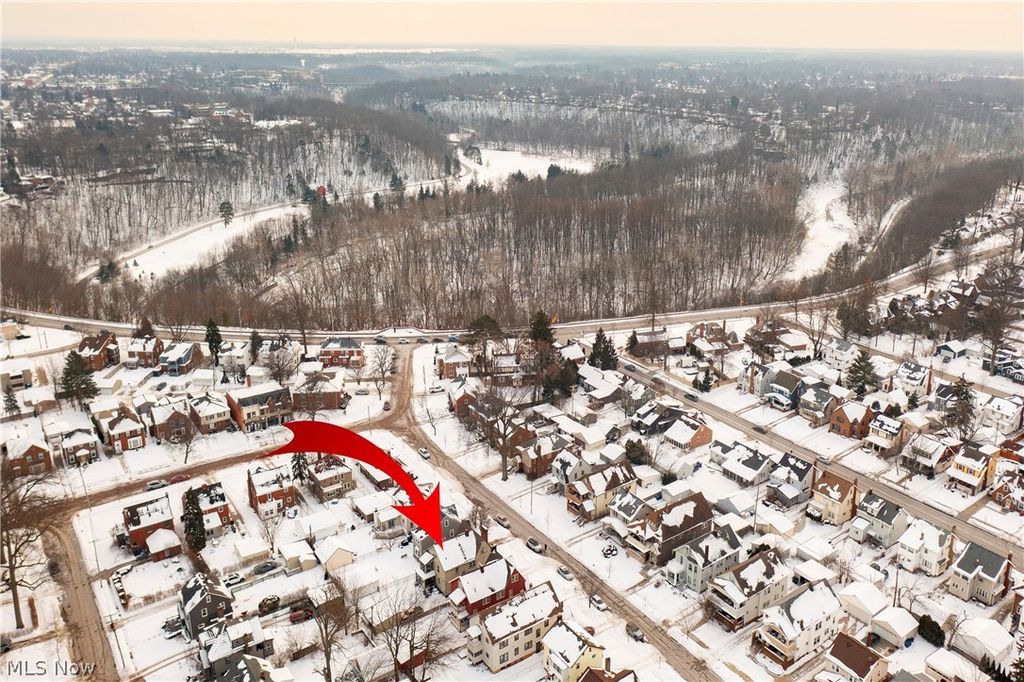 Photo of 2297 Ogontz Avenue, Lakewood, OH 44107 (MLS # 5185570)