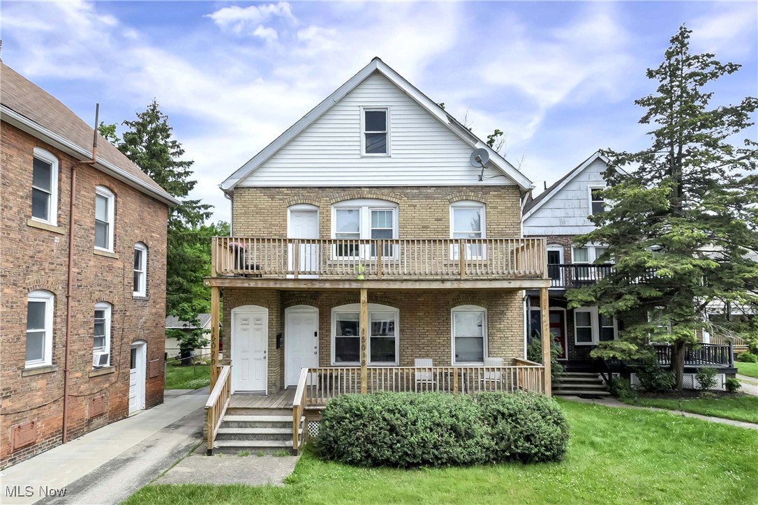 Welcome to this fantastic opportunity to invest in much sought after Lakewood! Updated units, hot water tanks 2020, roof 2021, windows 2020, electric panels. Rebuilt porches.