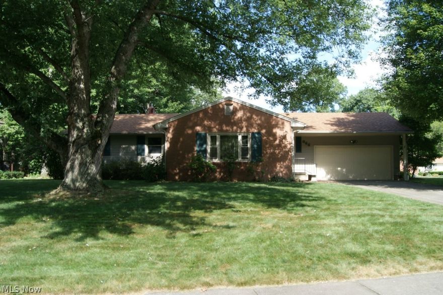 Thermo Windows. Newer Gas Furnace, and Electrical system. 4 Bedrooms. 3 Full Baths, Family room w/fireplace. Formal Dining room. Much more. Take a look!