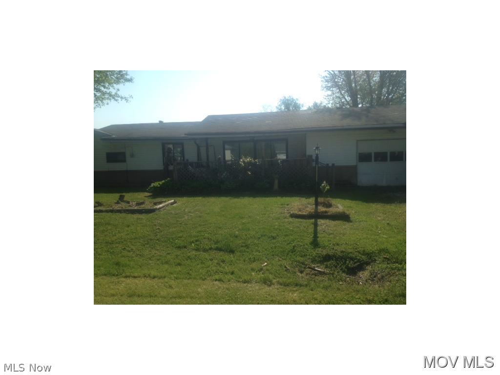 Nice level lot. House is need of major improvements or needs torn down. Sold as-is. M705 JJ Elem: Warren Elementary School Elem/Bus: Y JrHigh: Warren Middle JrHigh/Bus: Y High: Warren High School High/Bus: N Fire: VOL Police: SHF ;SQFT=Fin L1:1572, Fin Bsmt:0, Fin Above:1572, Fin Total:1572, Unfin Bsmt:0, Unfin Above:0, Unfin Total:Y