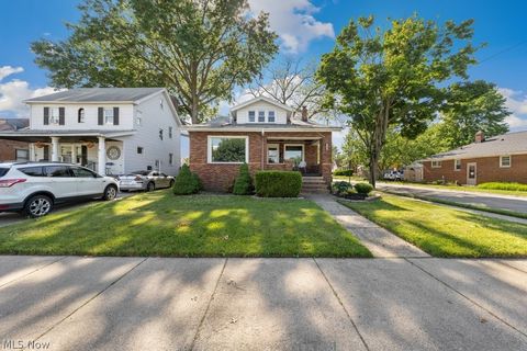 Single Family Residence in Cleveland OH 4106 140th Street.jpg