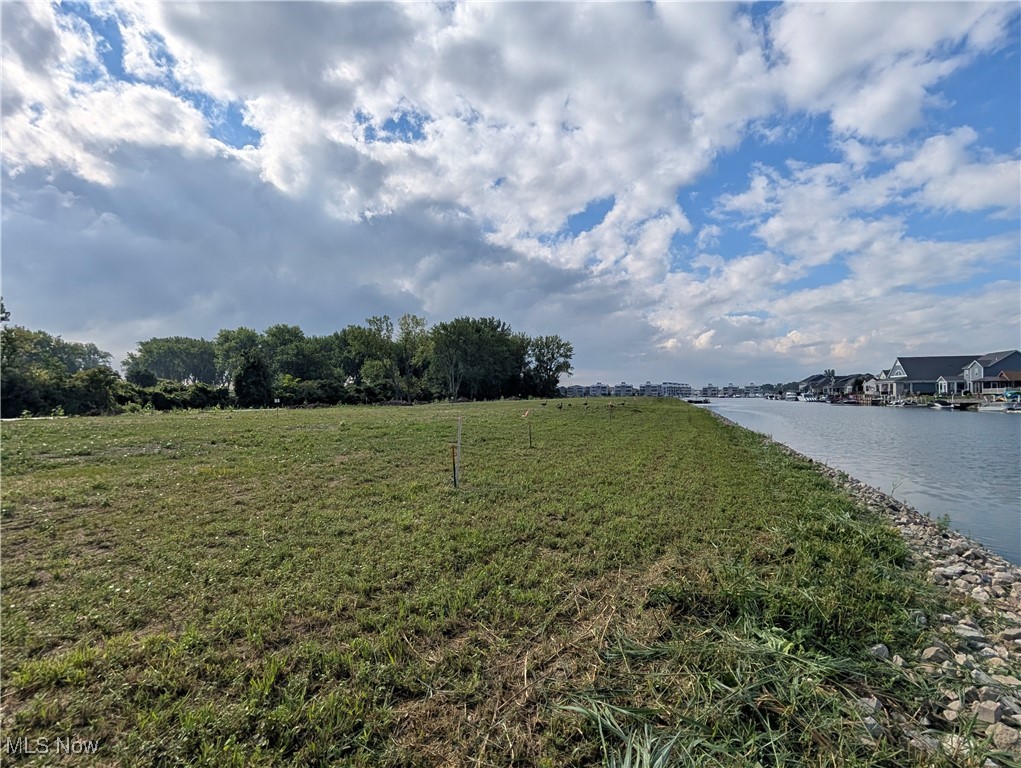 Marblehead Estates & Yacht Club - Land