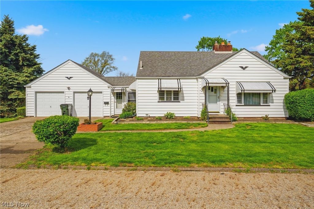Photo of 2953 Gibbs Avenue NE, Canton, OH 44714 (MLS # 5204852)