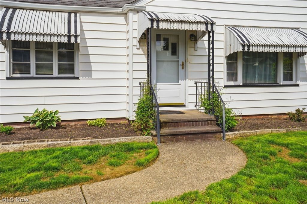 Photo of 2953 Gibbs Avenue NE, Canton, OH 44714 (MLS # 5204852)